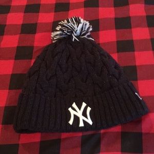 NY Yankees winter hat